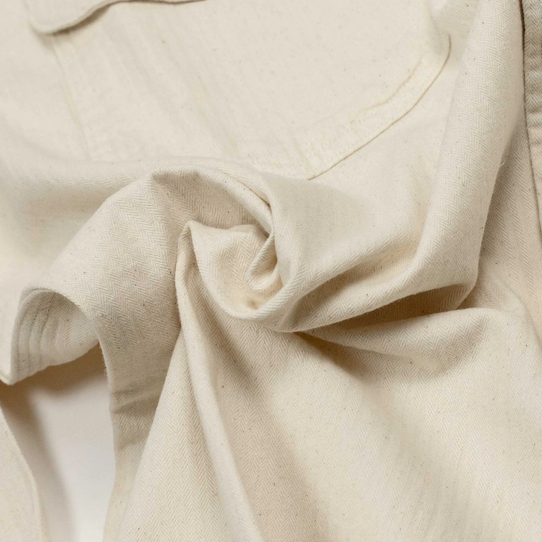 Chainstitched workshirt in natural undyed cotton herringbone