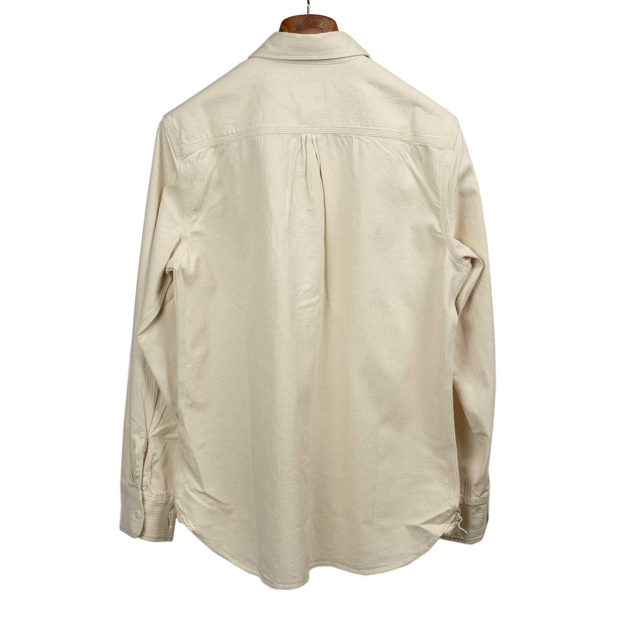 Chainstitched workshirt in natural undyed cotton herringbone