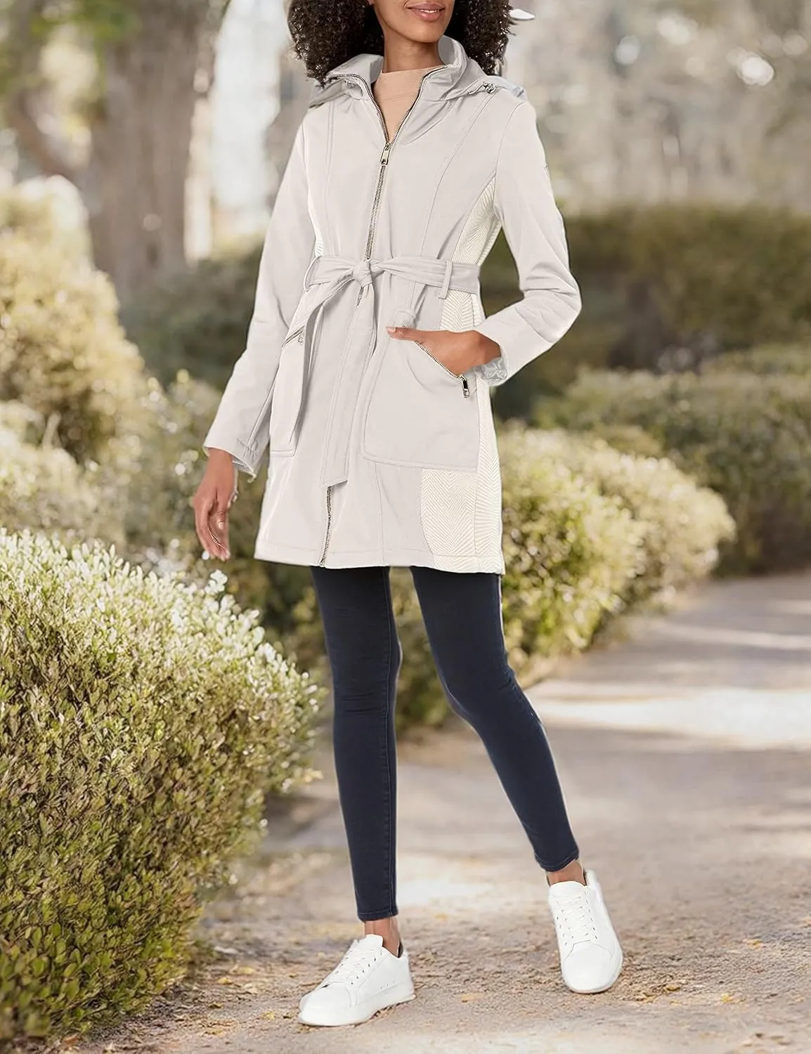 GUESS Softshell Coat Casual, Transitional Jacket for Women, Fall to Winter Wardrobe