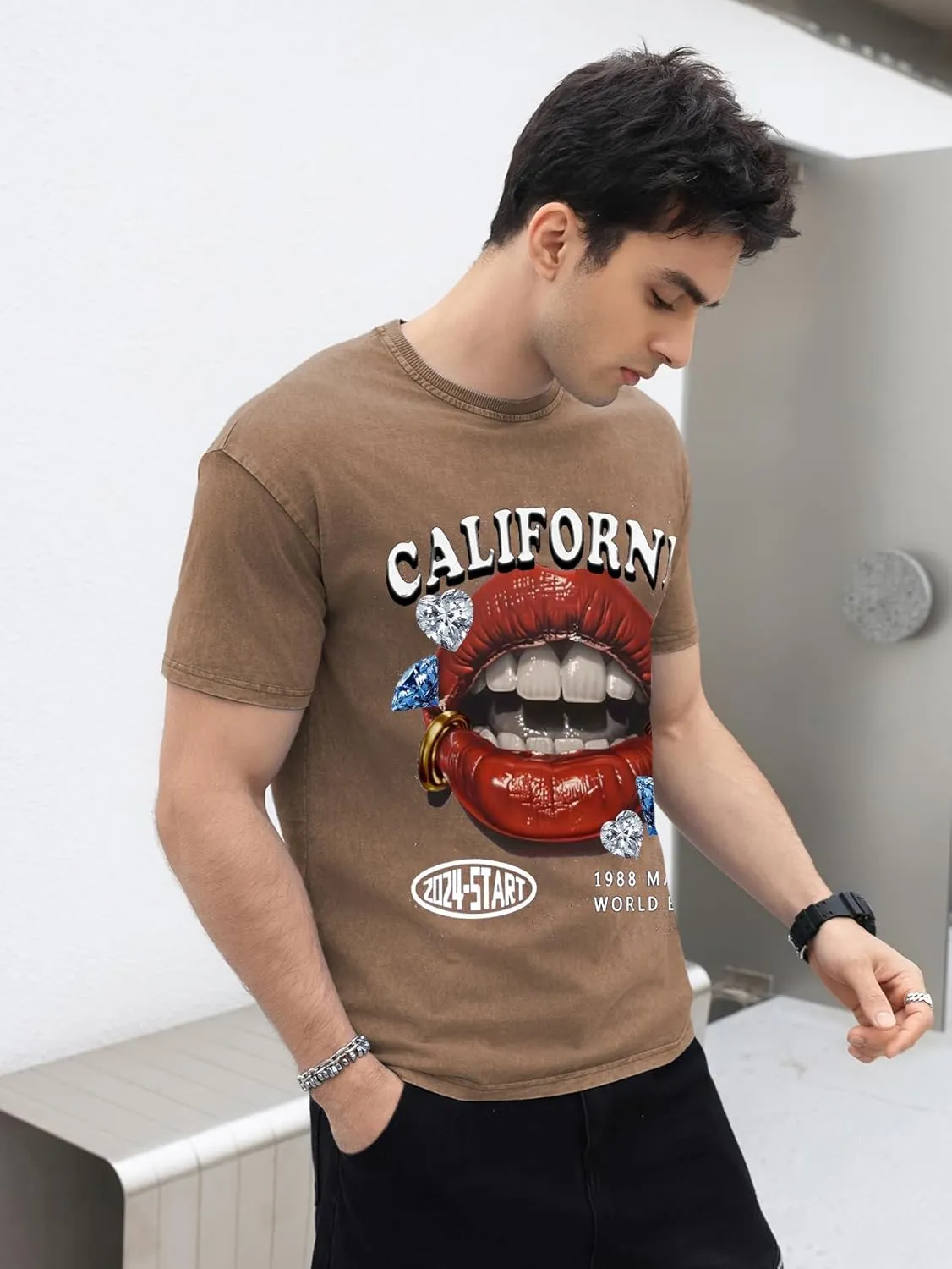 WDIRARA Men's Y2k Lip Graphic Print Tees Vintage Hipster Hip Hop Crew Neck T-Shirt Streetwear Top